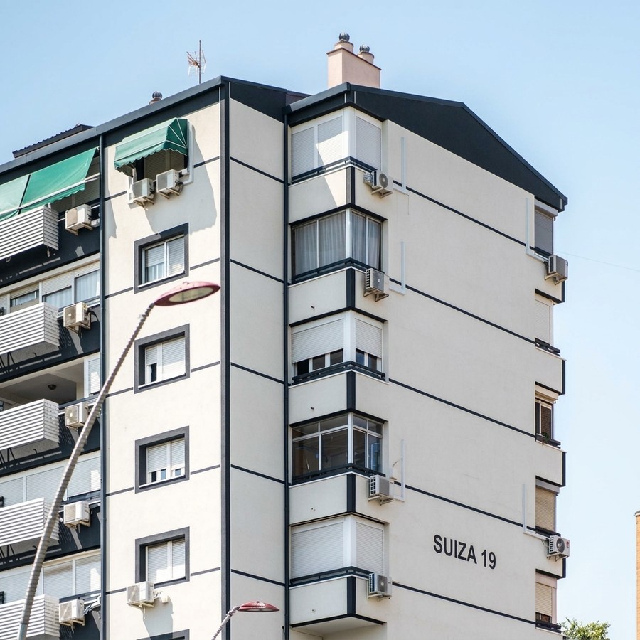 Edificio Suiza 19 visto desde la calle